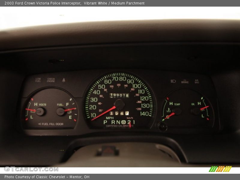 Vibrant White / Medium Parchment 2003 Ford Crown Victoria Police Interceptor