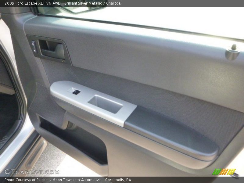 Brilliant Silver Metallic / Charcoal 2009 Ford Escape XLT V6 4WD