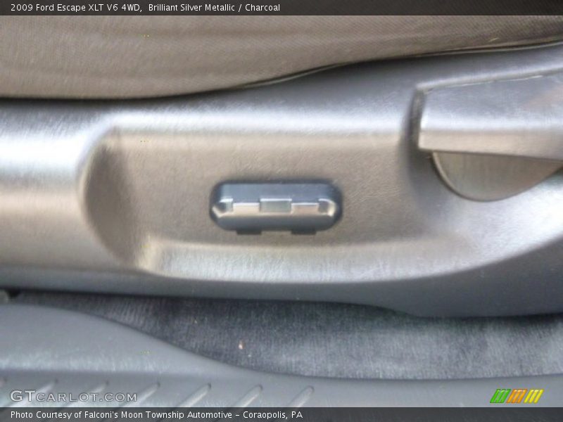 Brilliant Silver Metallic / Charcoal 2009 Ford Escape XLT V6 4WD