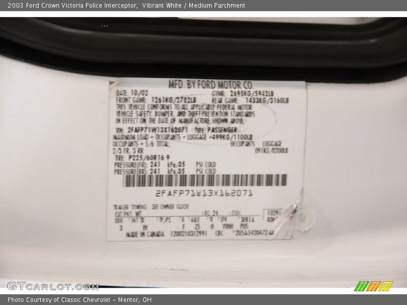Vibrant White / Medium Parchment 2003 Ford Crown Victoria Police Interceptor