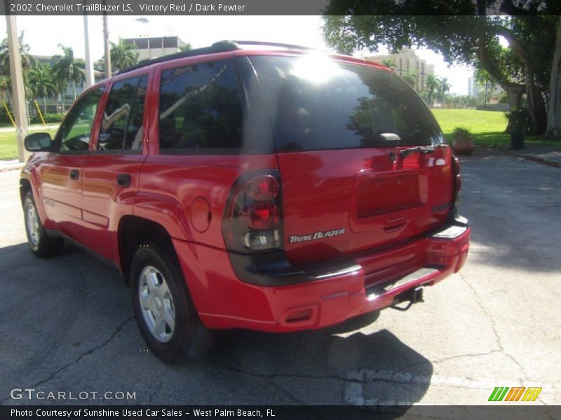 Victory Red / Dark Pewter 2002 Chevrolet TrailBlazer LS