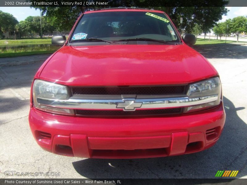 Victory Red / Dark Pewter 2002 Chevrolet TrailBlazer LS
