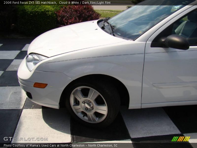 Cloud 9 White / Dark Flint/Light Flint 2006 Ford Focus ZX5 SES Hatchback