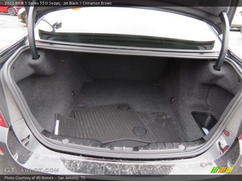  2011 5 Series 550i Sedan Trunk