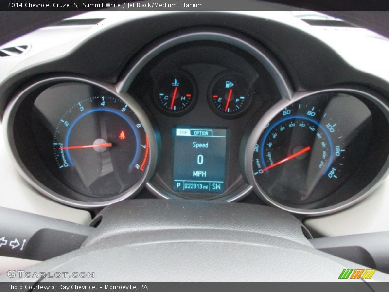 Summit White / Jet Black/Medium Titanium 2014 Chevrolet Cruze LS