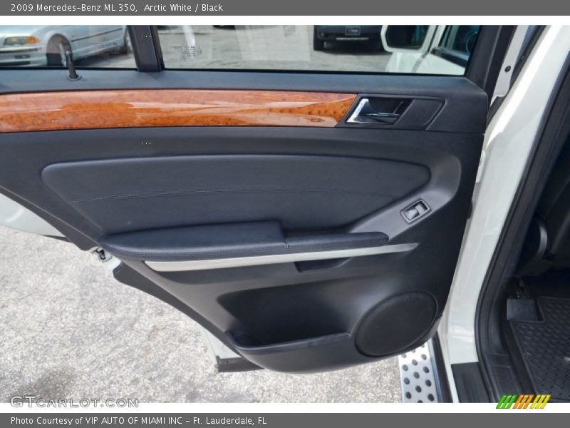 Arctic White / Black 2009 Mercedes-Benz ML 350