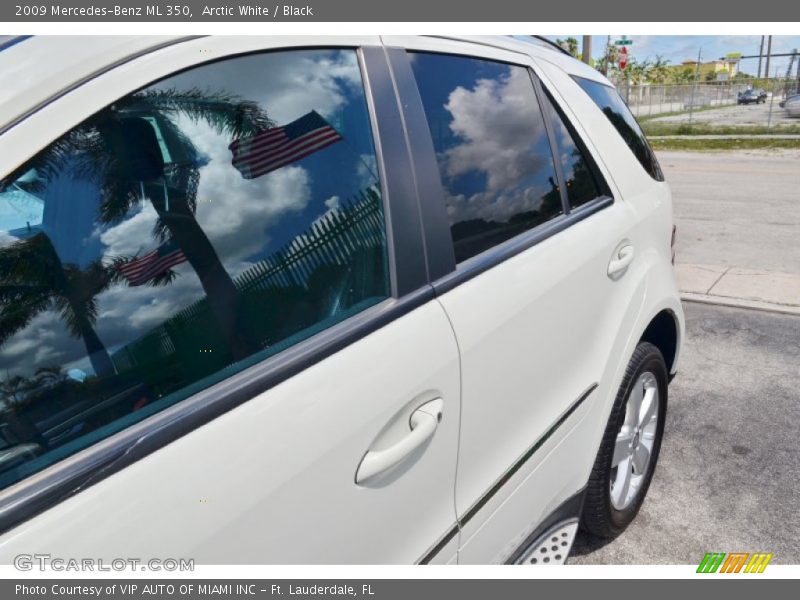 Arctic White / Black 2009 Mercedes-Benz ML 350