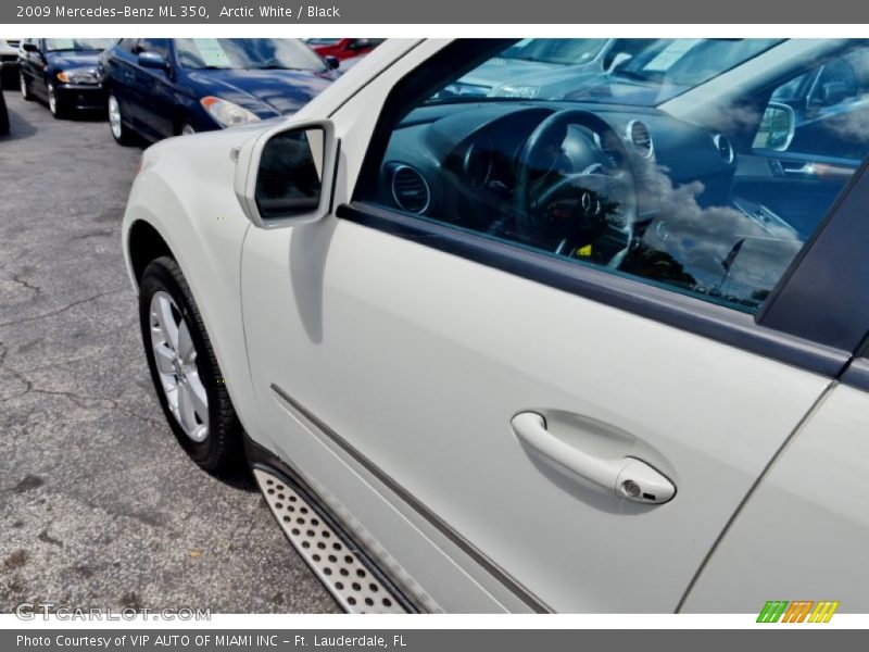 Arctic White / Black 2009 Mercedes-Benz ML 350