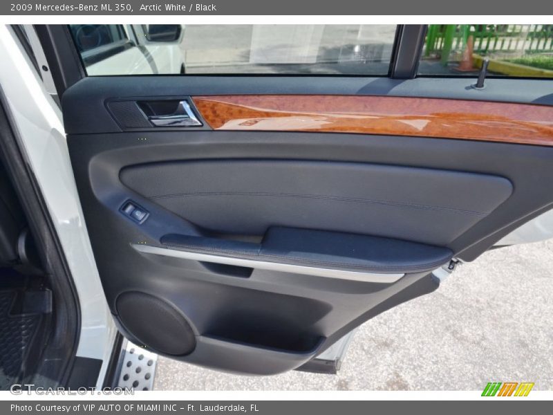 Arctic White / Black 2009 Mercedes-Benz ML 350