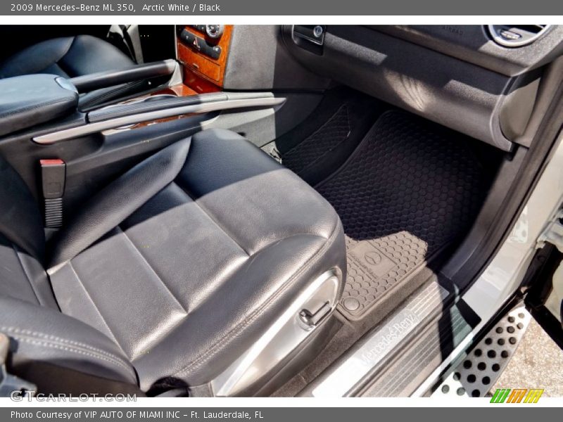 Arctic White / Black 2009 Mercedes-Benz ML 350
