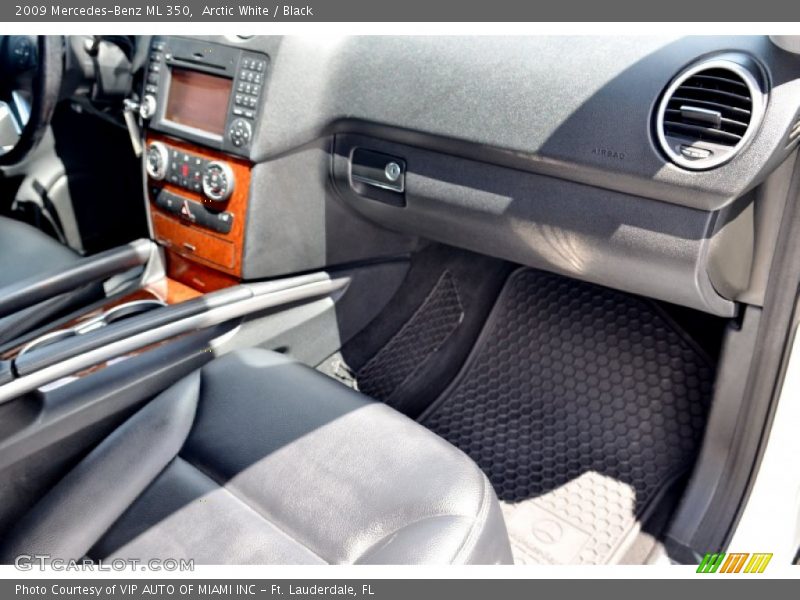 Arctic White / Black 2009 Mercedes-Benz ML 350