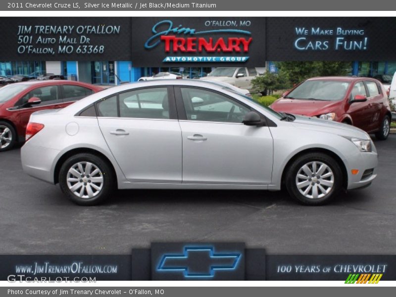 Silver Ice Metallic / Jet Black/Medium Titanium 2011 Chevrolet Cruze LS