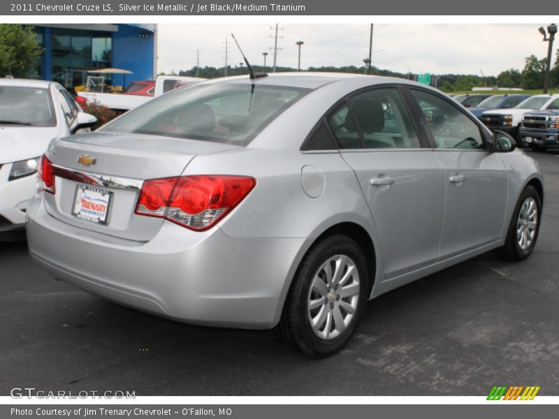 Silver Ice Metallic / Jet Black/Medium Titanium 2011 Chevrolet Cruze LS