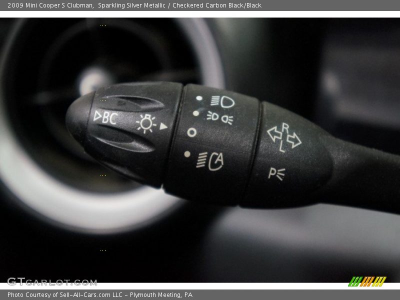 Sparkling Silver Metallic / Checkered Carbon Black/Black 2009 Mini Cooper S Clubman