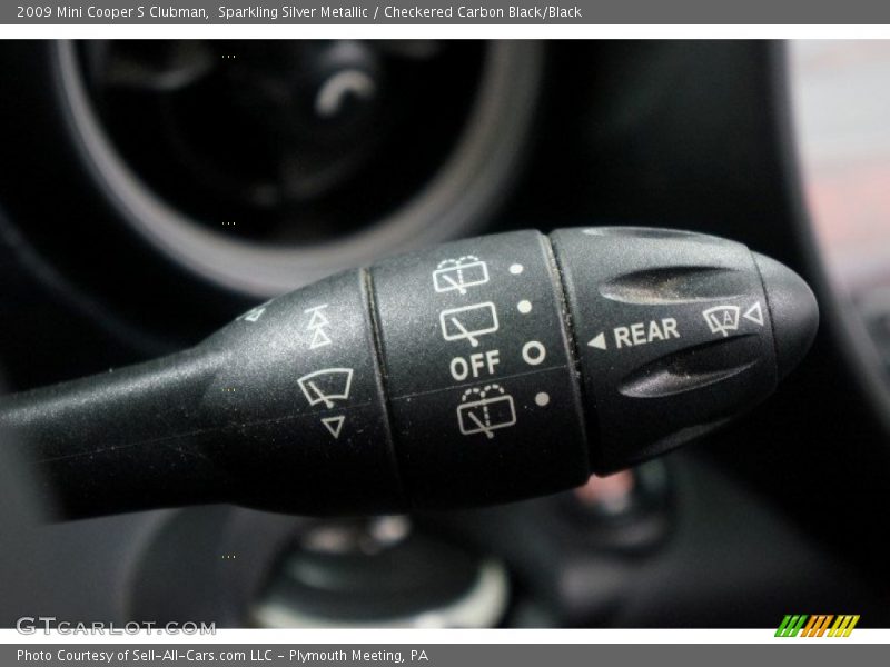 Sparkling Silver Metallic / Checkered Carbon Black/Black 2009 Mini Cooper S Clubman
