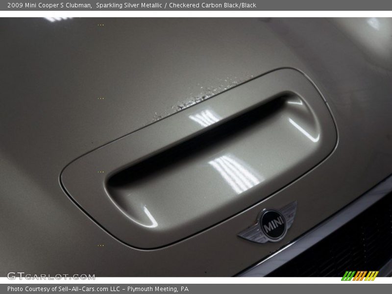 Sparkling Silver Metallic / Checkered Carbon Black/Black 2009 Mini Cooper S Clubman