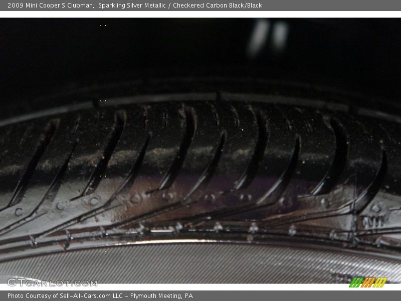 Sparkling Silver Metallic / Checkered Carbon Black/Black 2009 Mini Cooper S Clubman