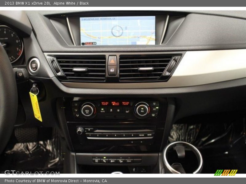 Alpine White / Black 2013 BMW X1 xDrive 28i