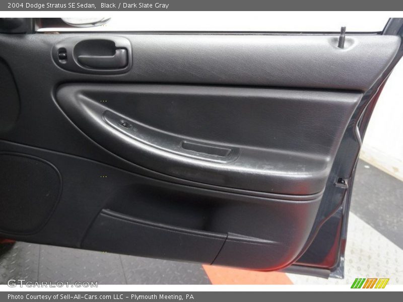 Black / Dark Slate Gray 2004 Dodge Stratus SE Sedan