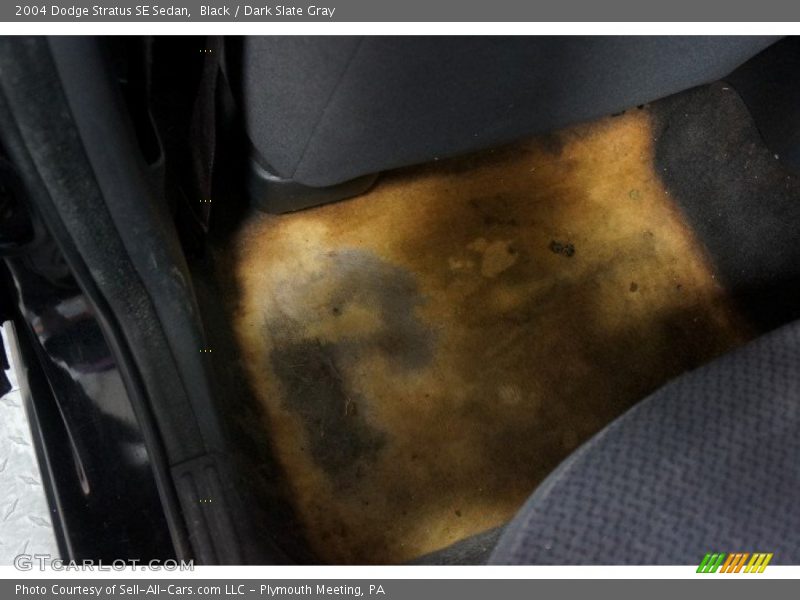 Black / Dark Slate Gray 2004 Dodge Stratus SE Sedan