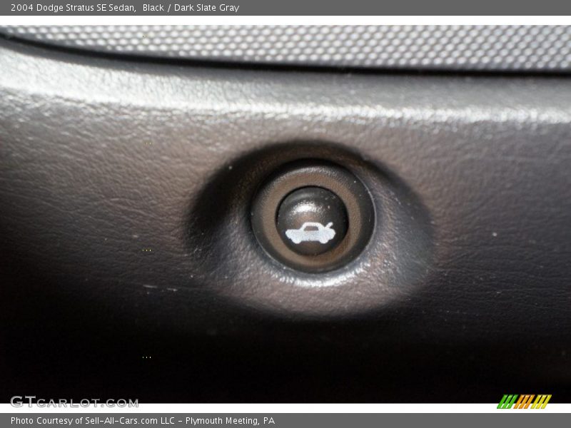 Black / Dark Slate Gray 2004 Dodge Stratus SE Sedan