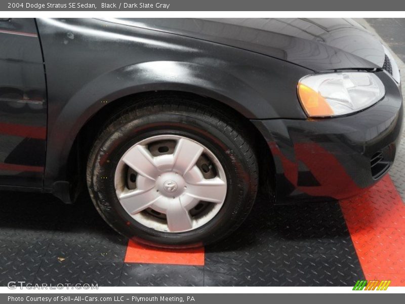 Black / Dark Slate Gray 2004 Dodge Stratus SE Sedan