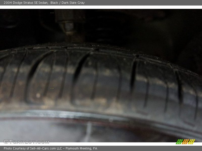 Black / Dark Slate Gray 2004 Dodge Stratus SE Sedan