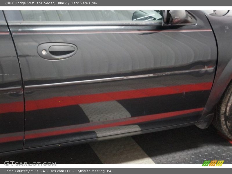 Black / Dark Slate Gray 2004 Dodge Stratus SE Sedan