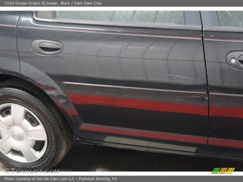 Black / Dark Slate Gray 2004 Dodge Stratus SE Sedan