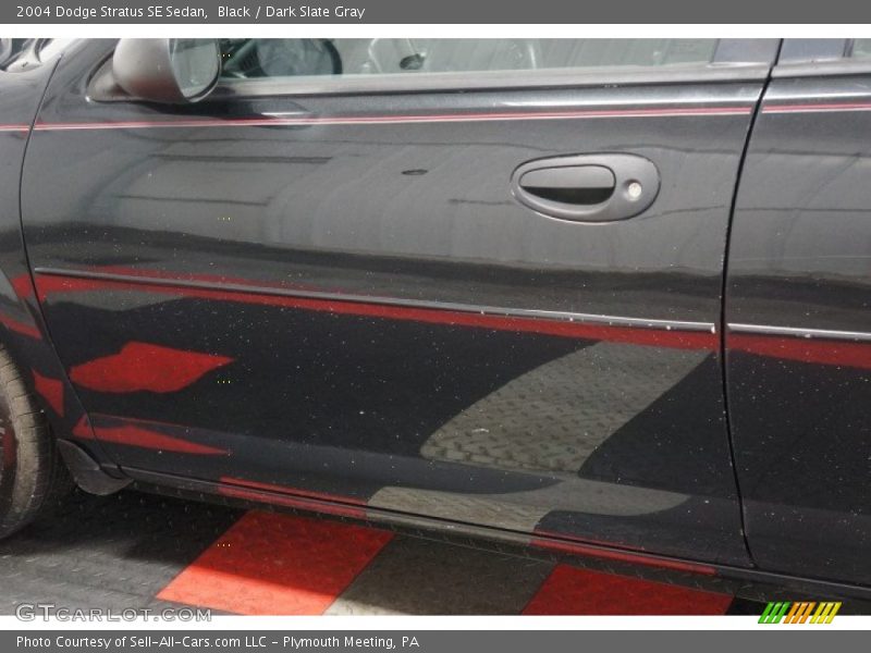 Black / Dark Slate Gray 2004 Dodge Stratus SE Sedan
