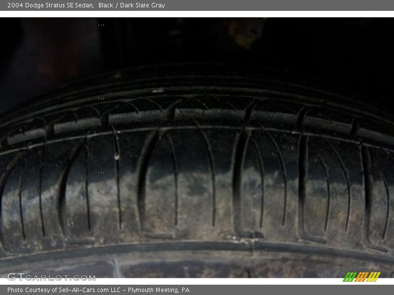 Black / Dark Slate Gray 2004 Dodge Stratus SE Sedan