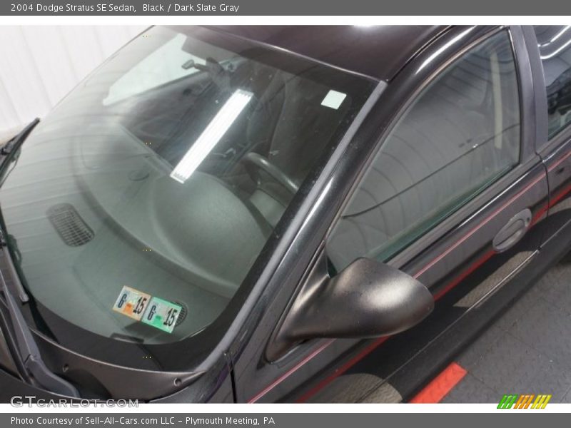 Black / Dark Slate Gray 2004 Dodge Stratus SE Sedan