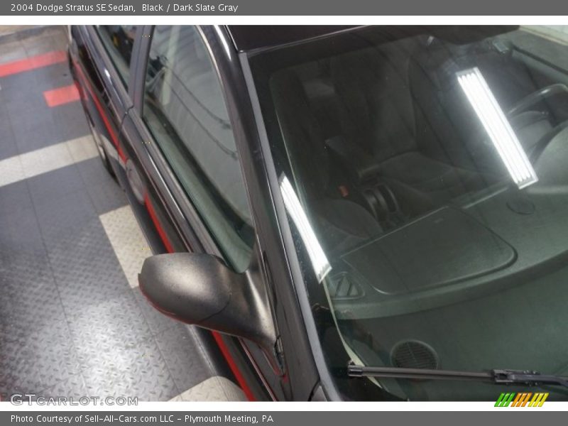 Black / Dark Slate Gray 2004 Dodge Stratus SE Sedan