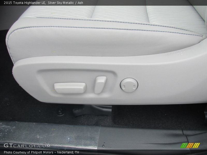 Silver Sky Metallic / Ash 2015 Toyota Highlander LE