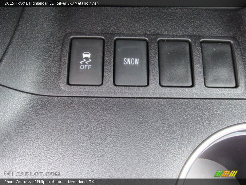 Silver Sky Metallic / Ash 2015 Toyota Highlander LE