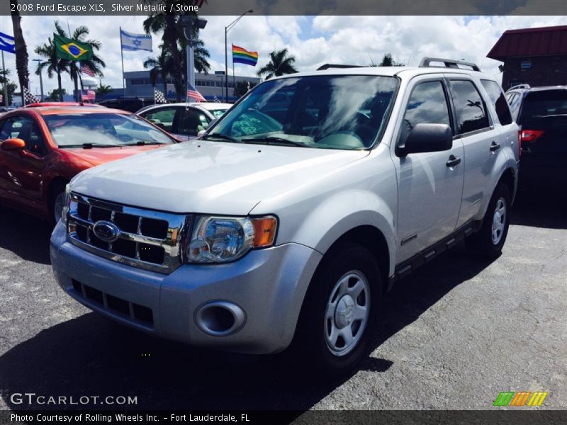 Front 3/4 View of 2008 Escape XLS