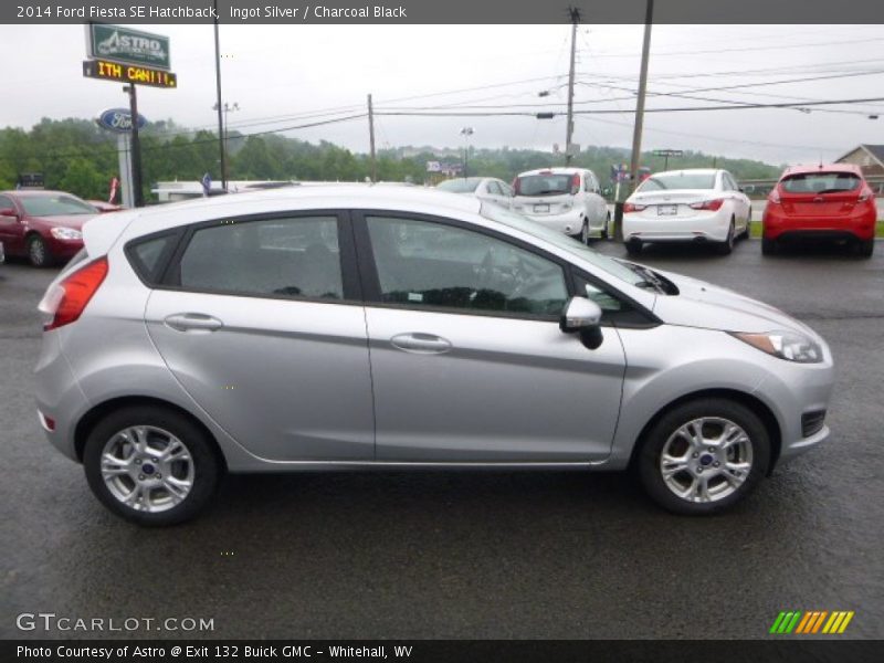 Ingot Silver / Charcoal Black 2014 Ford Fiesta SE Hatchback