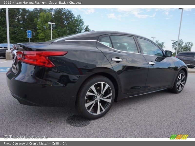 Super Black / Charcoal 2016 Nissan Maxima Platinum