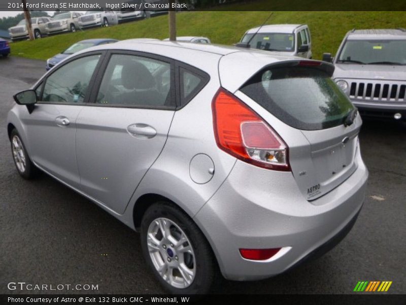 Ingot Silver / Charcoal Black 2014 Ford Fiesta SE Hatchback