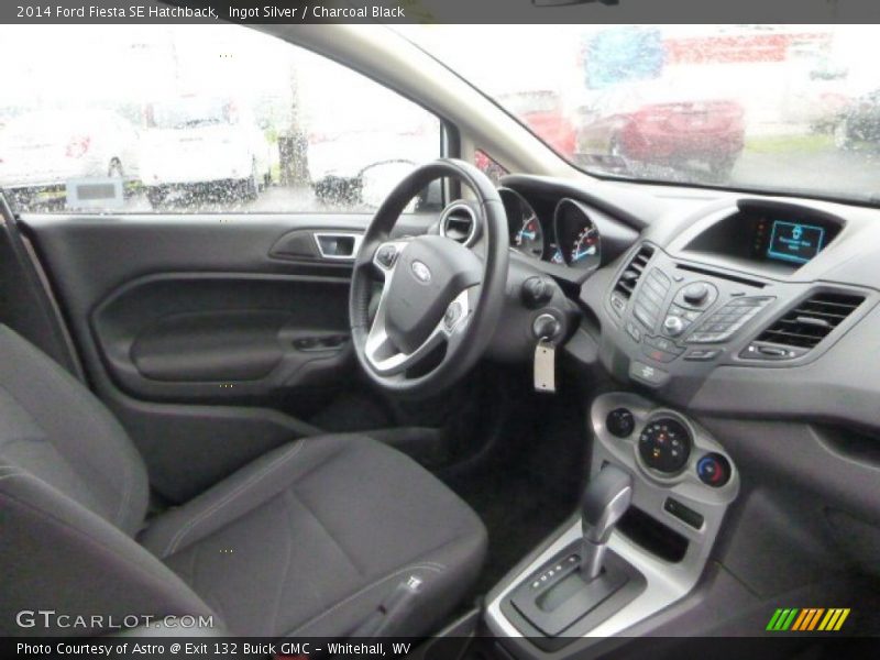 Ingot Silver / Charcoal Black 2014 Ford Fiesta SE Hatchback