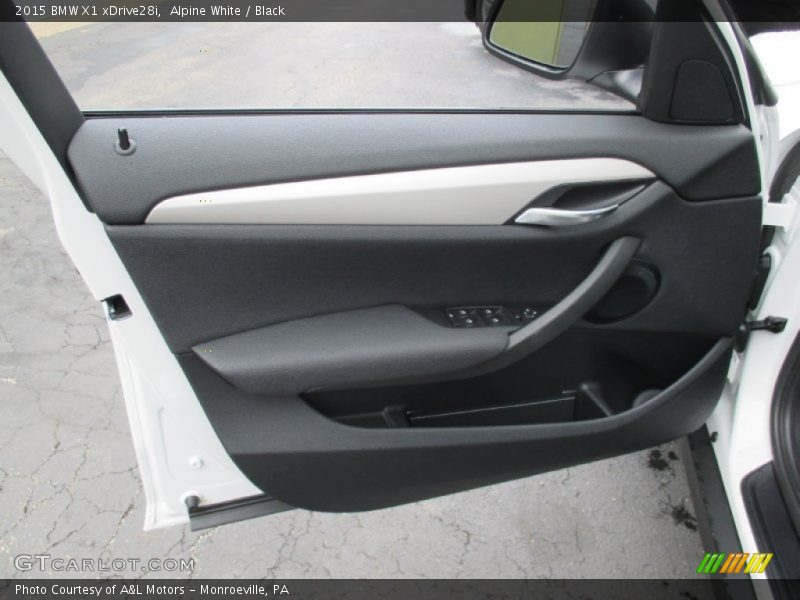 Alpine White / Black 2015 BMW X1 xDrive28i