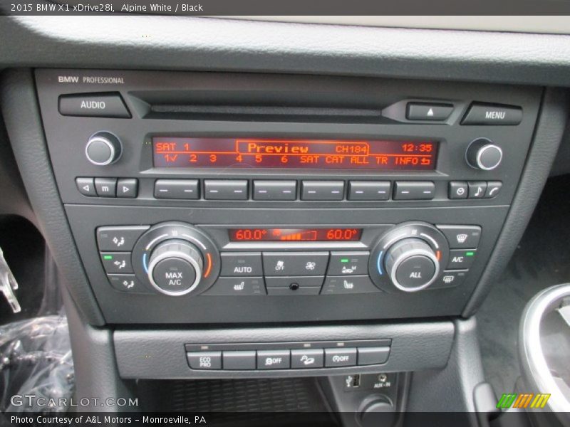 Alpine White / Black 2015 BMW X1 xDrive28i