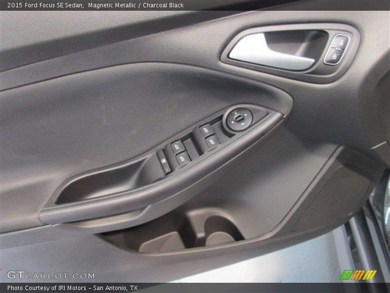 Magnetic Metallic / Charcoal Black 2015 Ford Focus SE Sedan