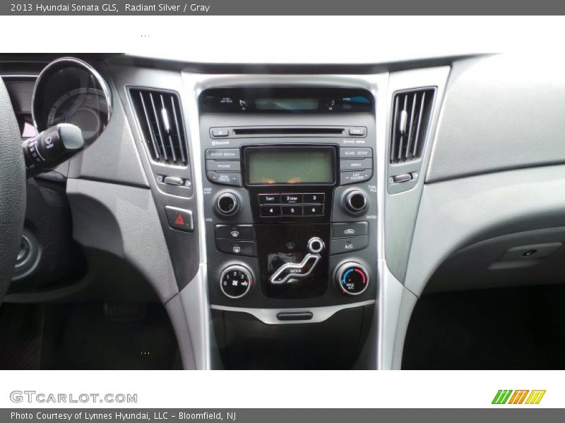 Radiant Silver / Gray 2013 Hyundai Sonata GLS