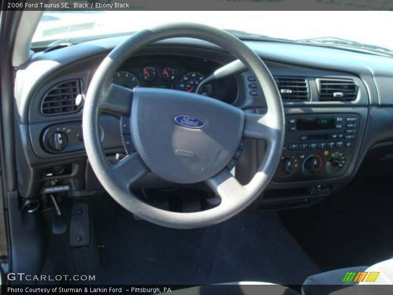 Black / Ebony Black 2006 Ford Taurus SE