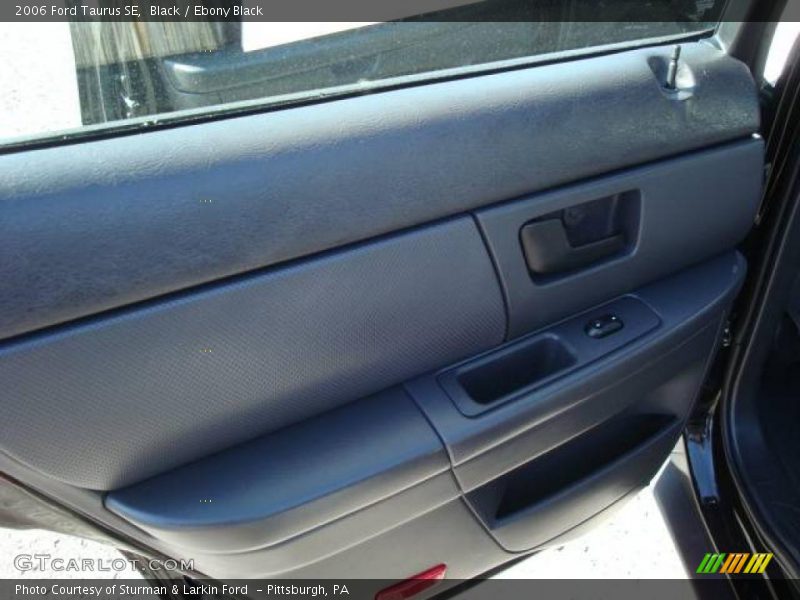 Black / Ebony Black 2006 Ford Taurus SE