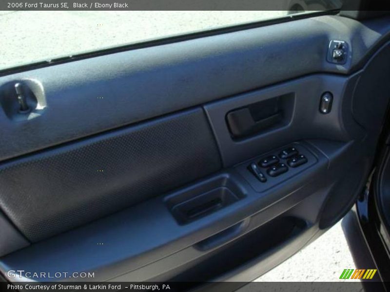 Black / Ebony Black 2006 Ford Taurus SE