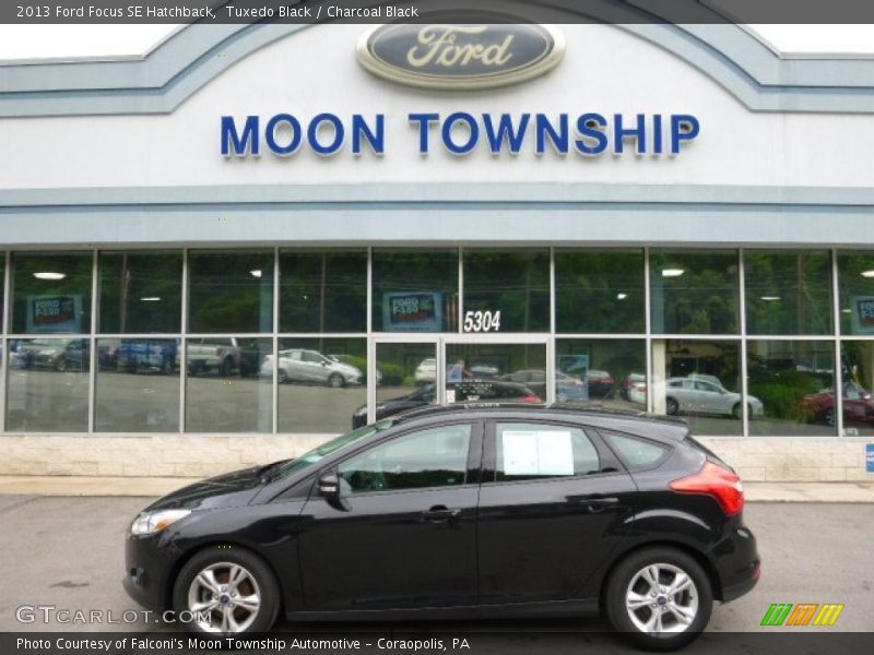 Tuxedo Black / Charcoal Black 2013 Ford Focus SE Hatchback