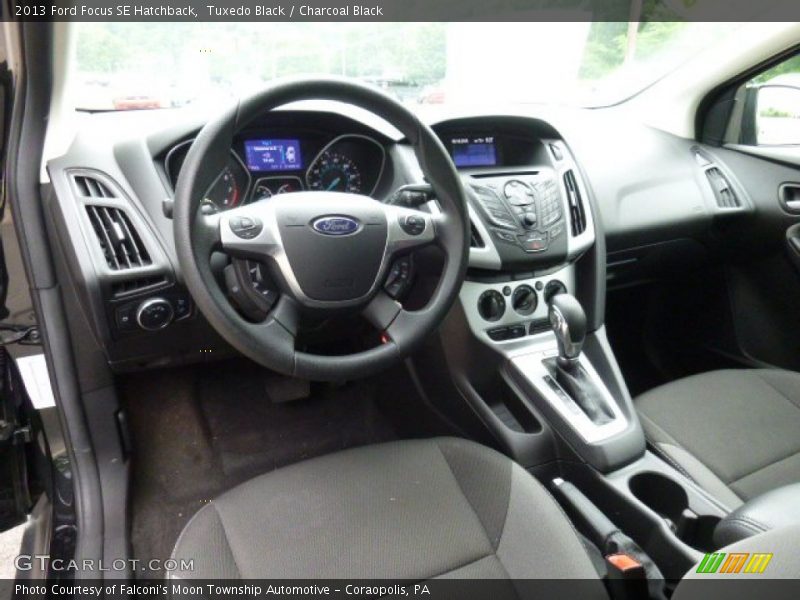 Tuxedo Black / Charcoal Black 2013 Ford Focus SE Hatchback