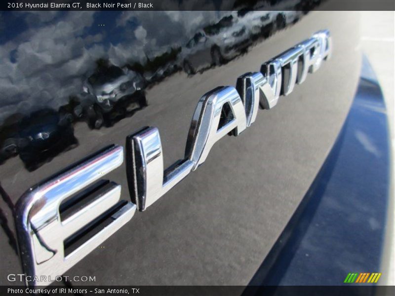 Black Noir Pearl / Black 2016 Hyundai Elantra GT